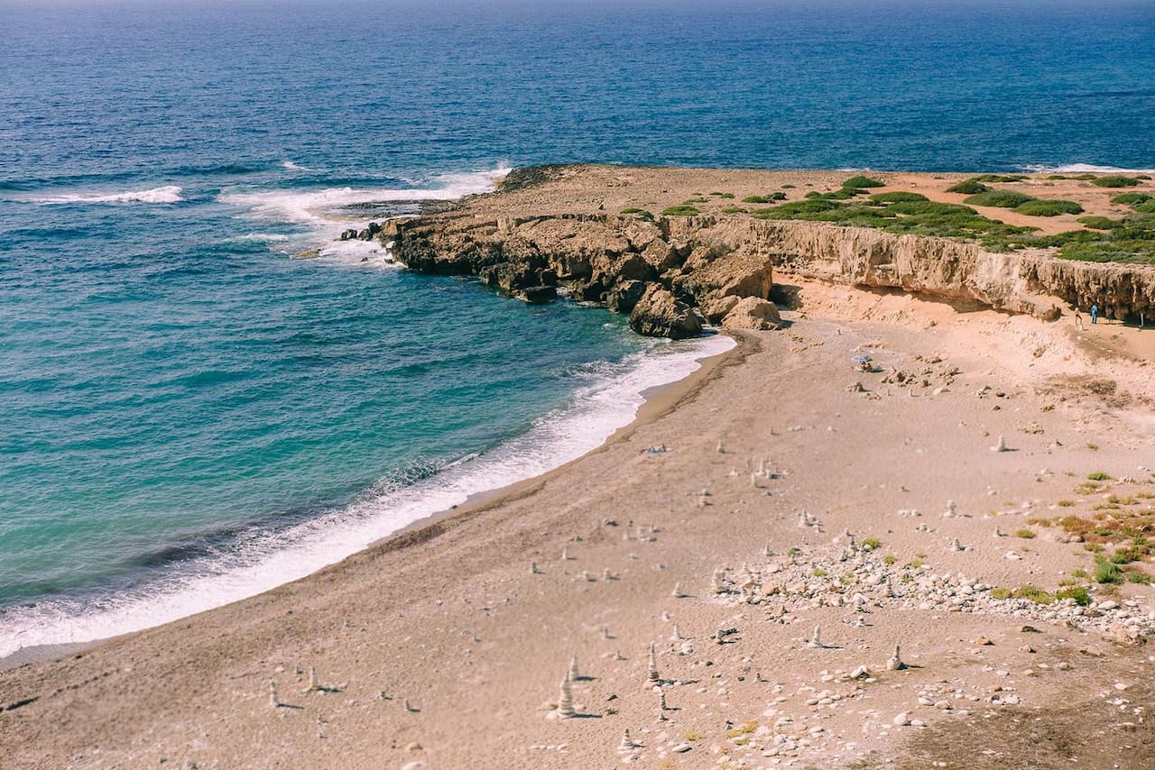 Безлюдний пляж на Кіпрі