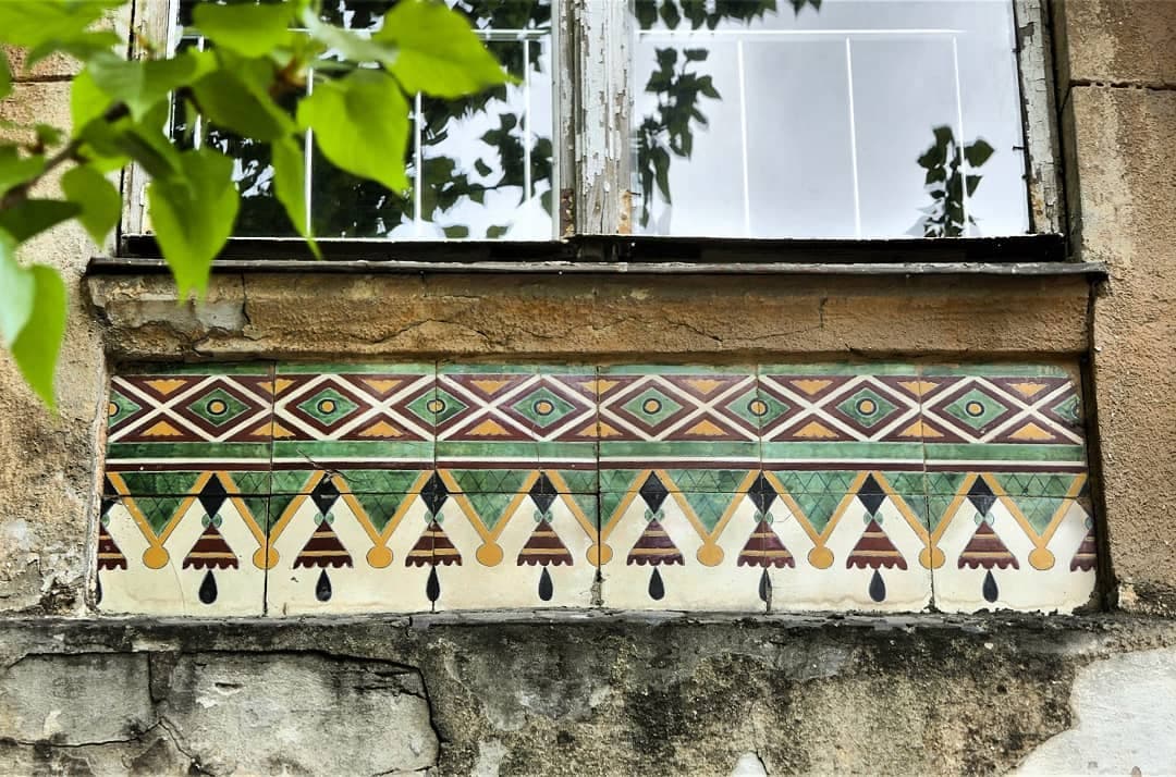 Ceramic tiles inspired by Ukrainian embroidery on the former Bursa of the Deacons of St. Yur's Cathedral, a Hutsul Secession building from 1903-04.